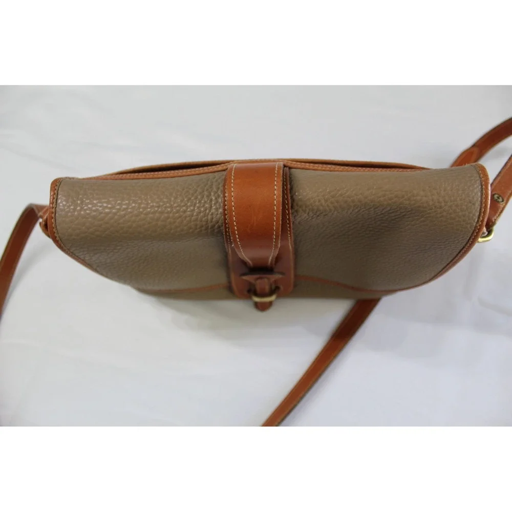 Vintage Dooney & Bourke AWL Pebble Leather Crossbody Messenger Bag USA Taupe Tan